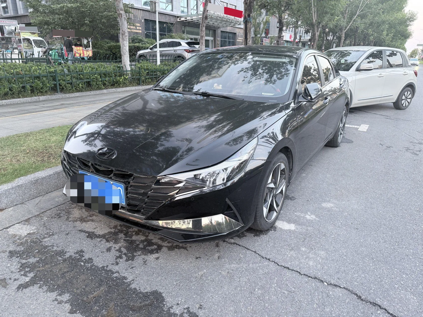 Hyundai Elantra 2021 1.5L CVT LUX Premium Edition