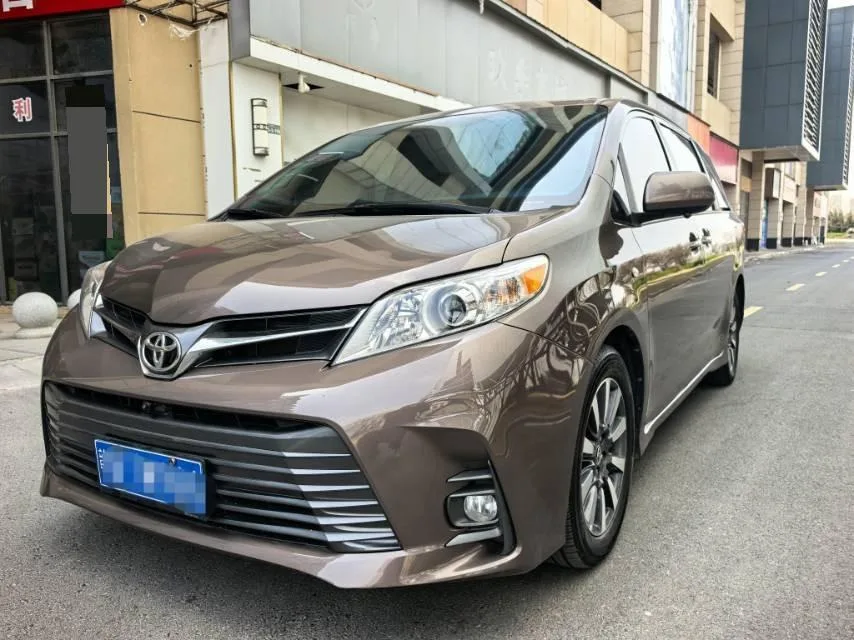 Toyota Sienna (Imported) 2019 Model Year, 3.5 L, 2WD, 7-Seater, U.S. Spec, Automatic Transmission