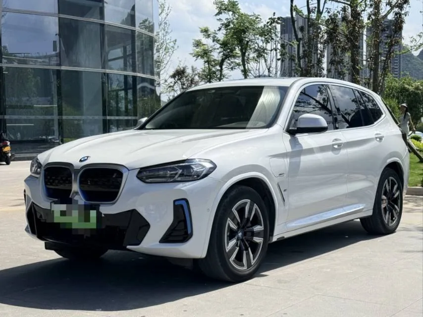BMW iX3 2022 Leading Edition