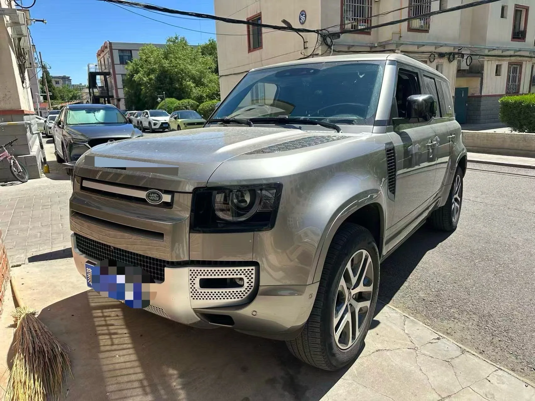 2024 Land Rover Defender 110 3.0T P400 XS