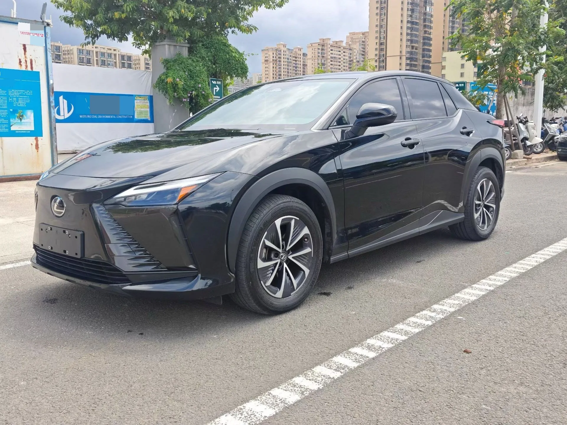 Lexus RZ 2023 450e AWD Luxury Edition