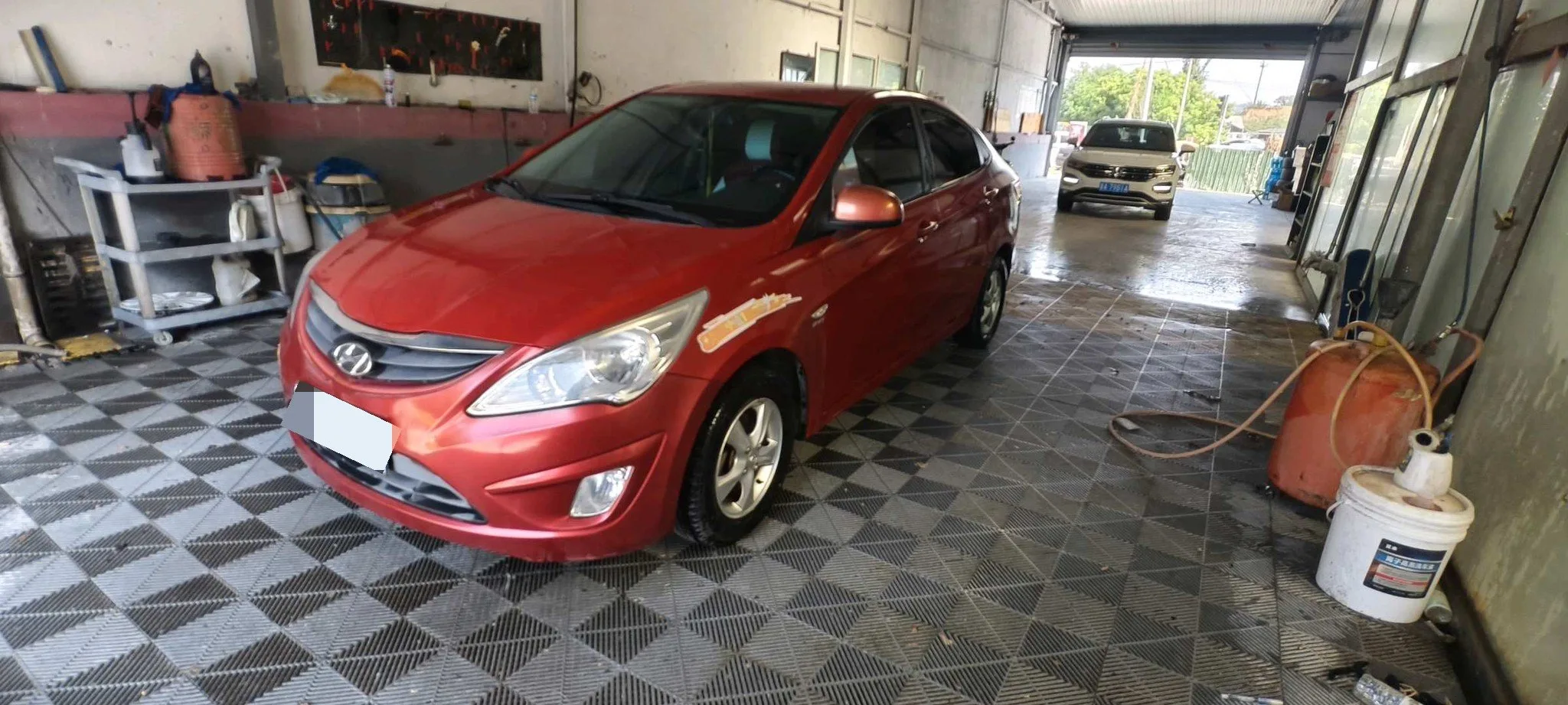 2010 Hyundai Reina Sedan 1.4L Automatic Comfort GS