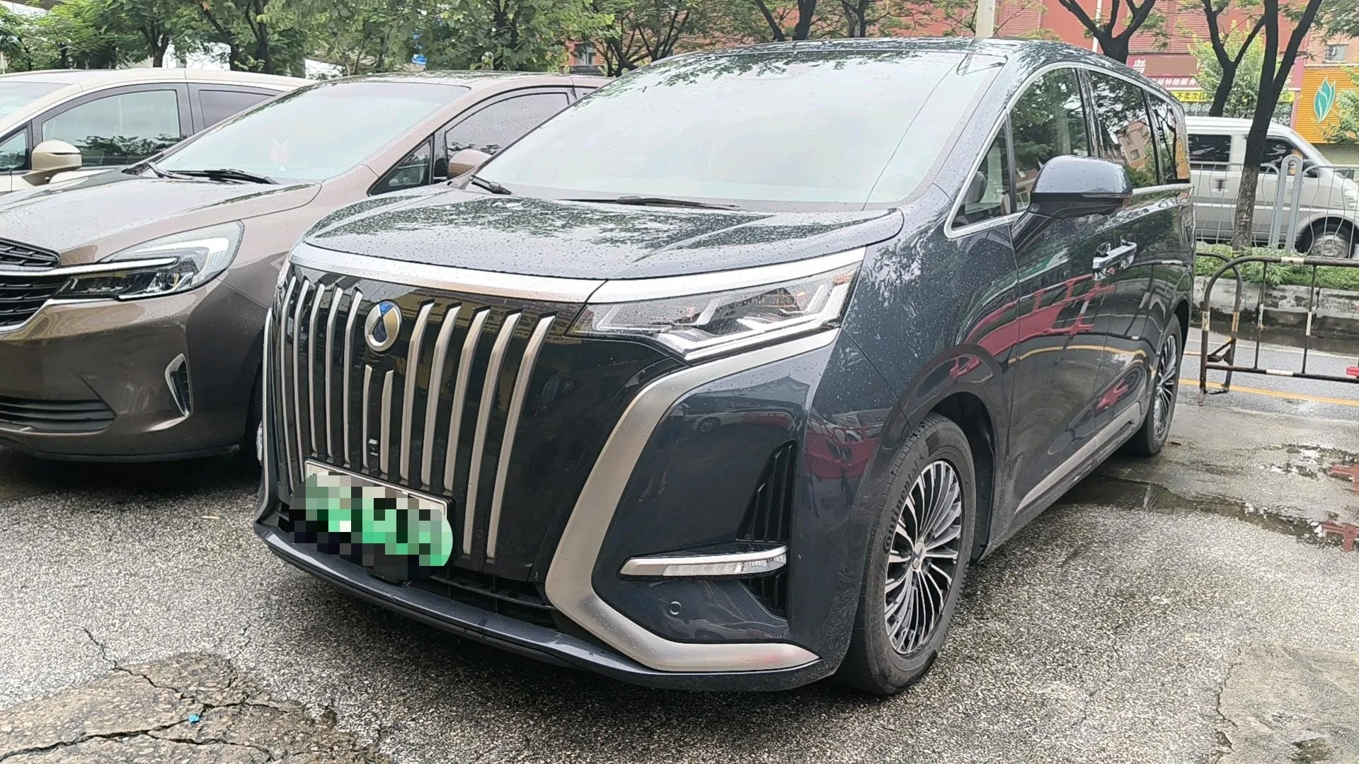 Denza D9 2022 EV 620 Premium
