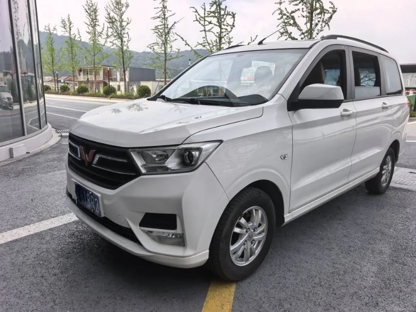 Wuling 2021 Hongguang S 1.5 Comfort Edition, Manual Transmission