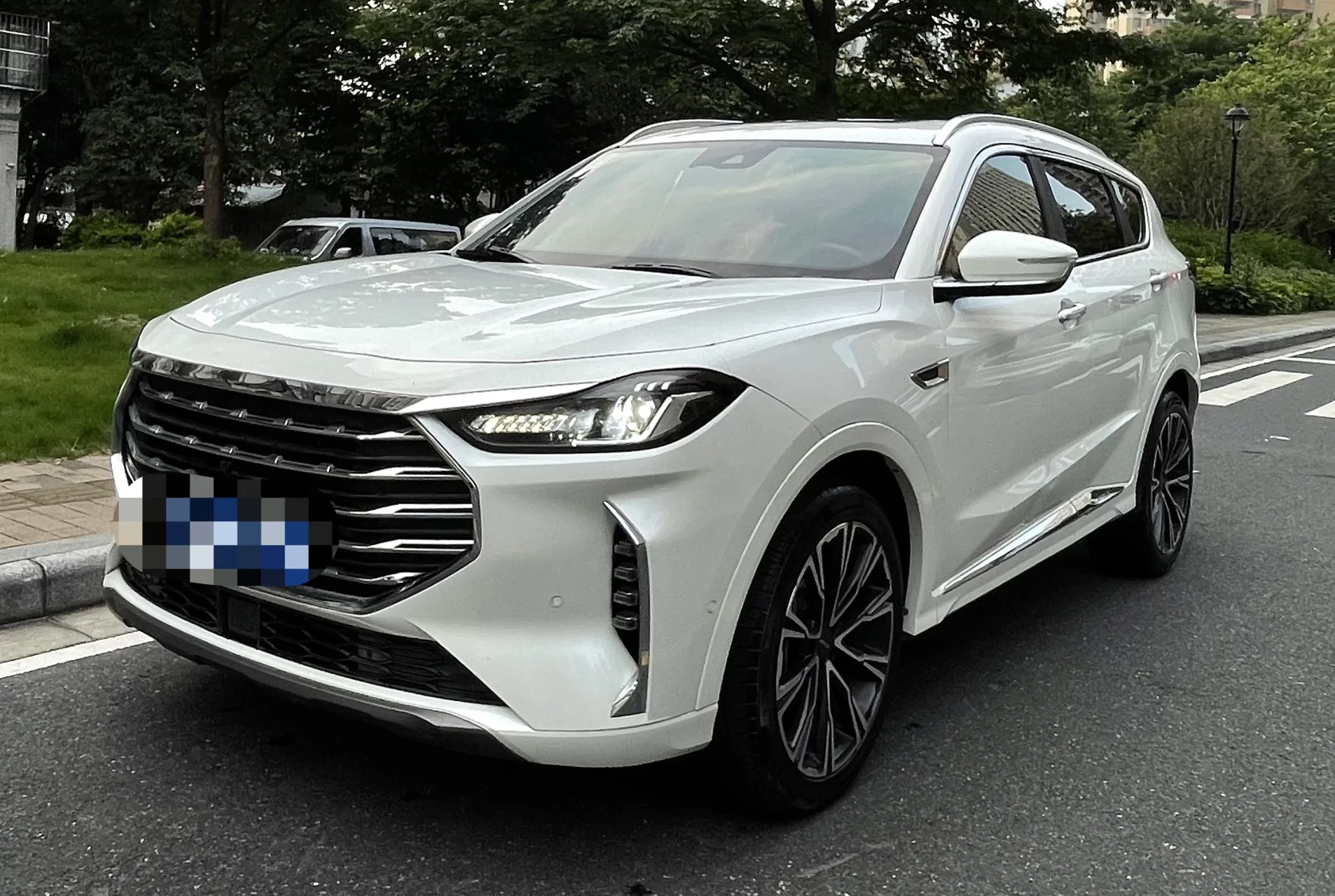 Jetour X70 PLUS 2021 1.6T DCT 5-seater