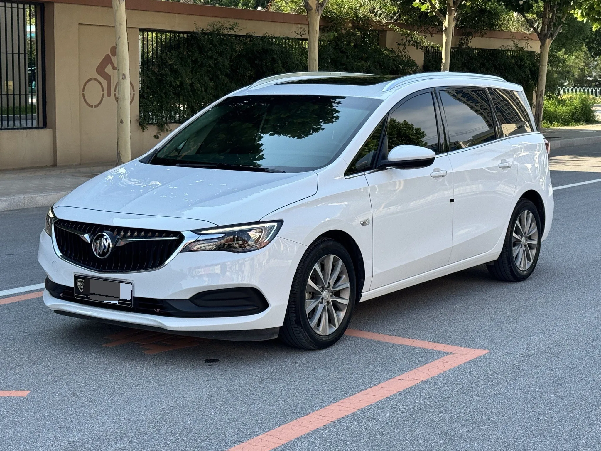 Buick GL6 2021 323T Mild Hybrid Connected Luxury Edition