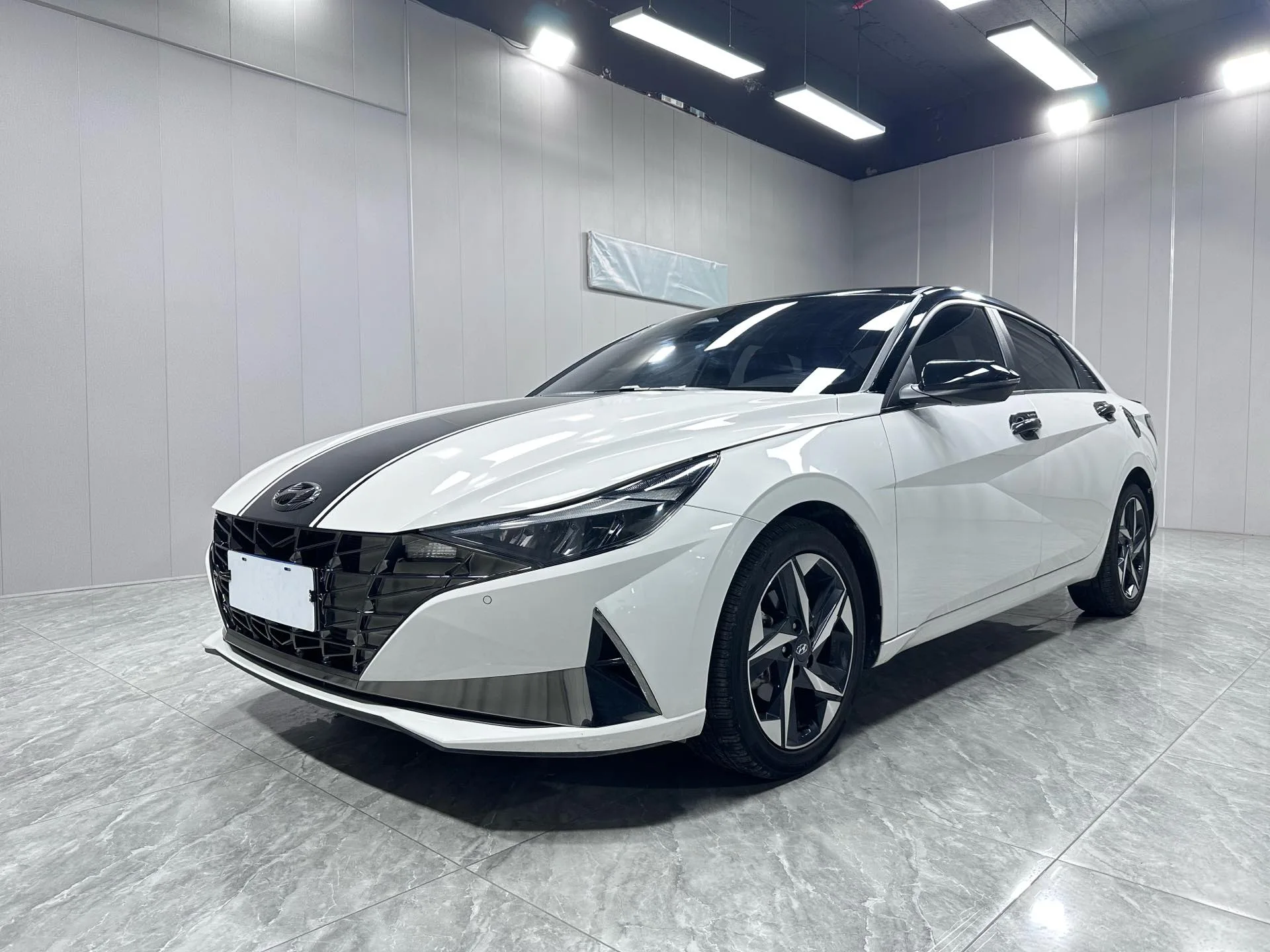 Hyundai Elantra 2022 240TGDi DCT LUX Premium Edition