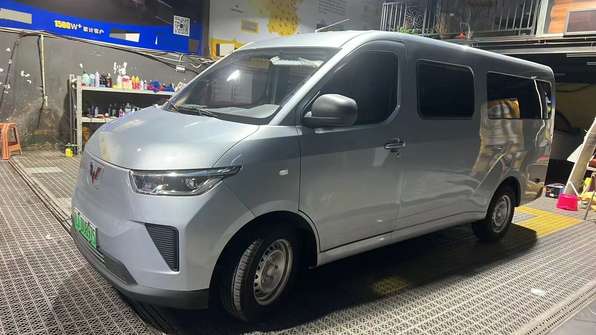 Wuling 2026 Yangguang 440km/h Bus Comfort 6-Seater Automatic