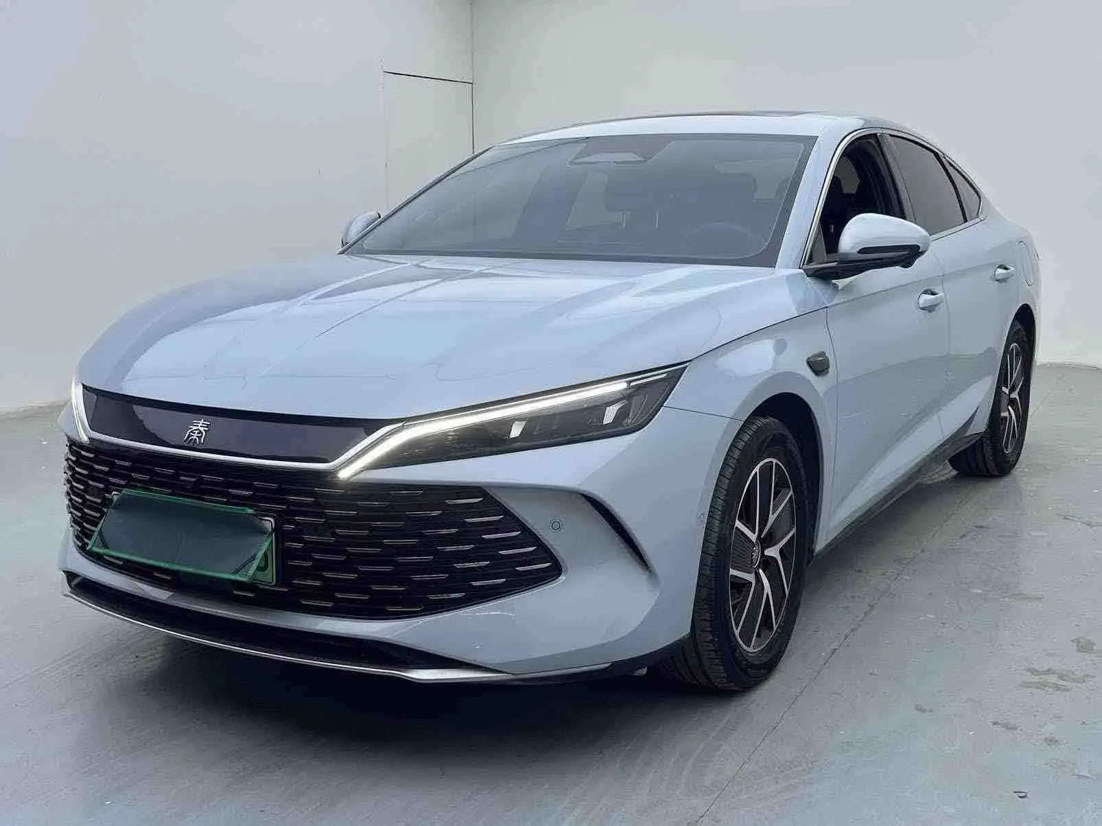 Qin L 2024 DM-i 80KM Super Edition