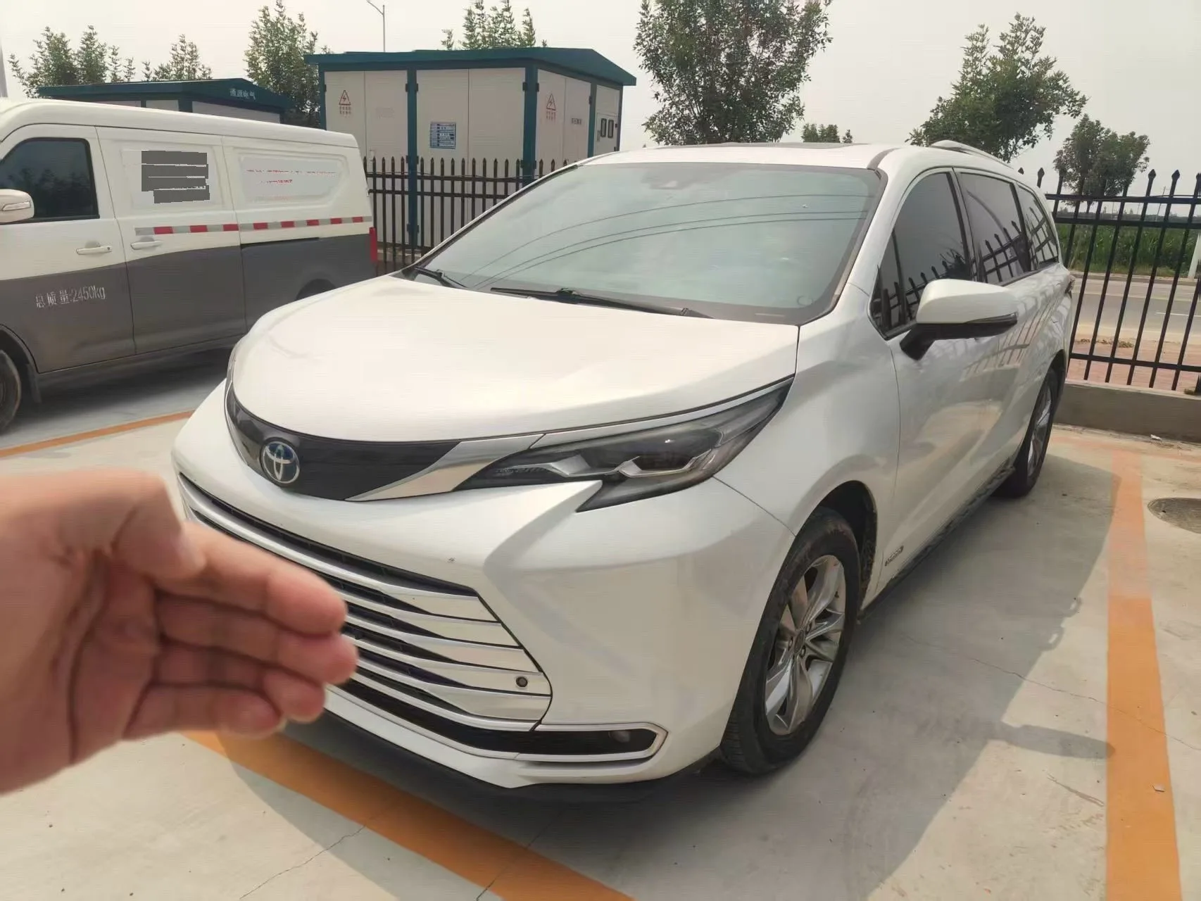 2021 Sienna 2.5L Hybrid Platinum Edition