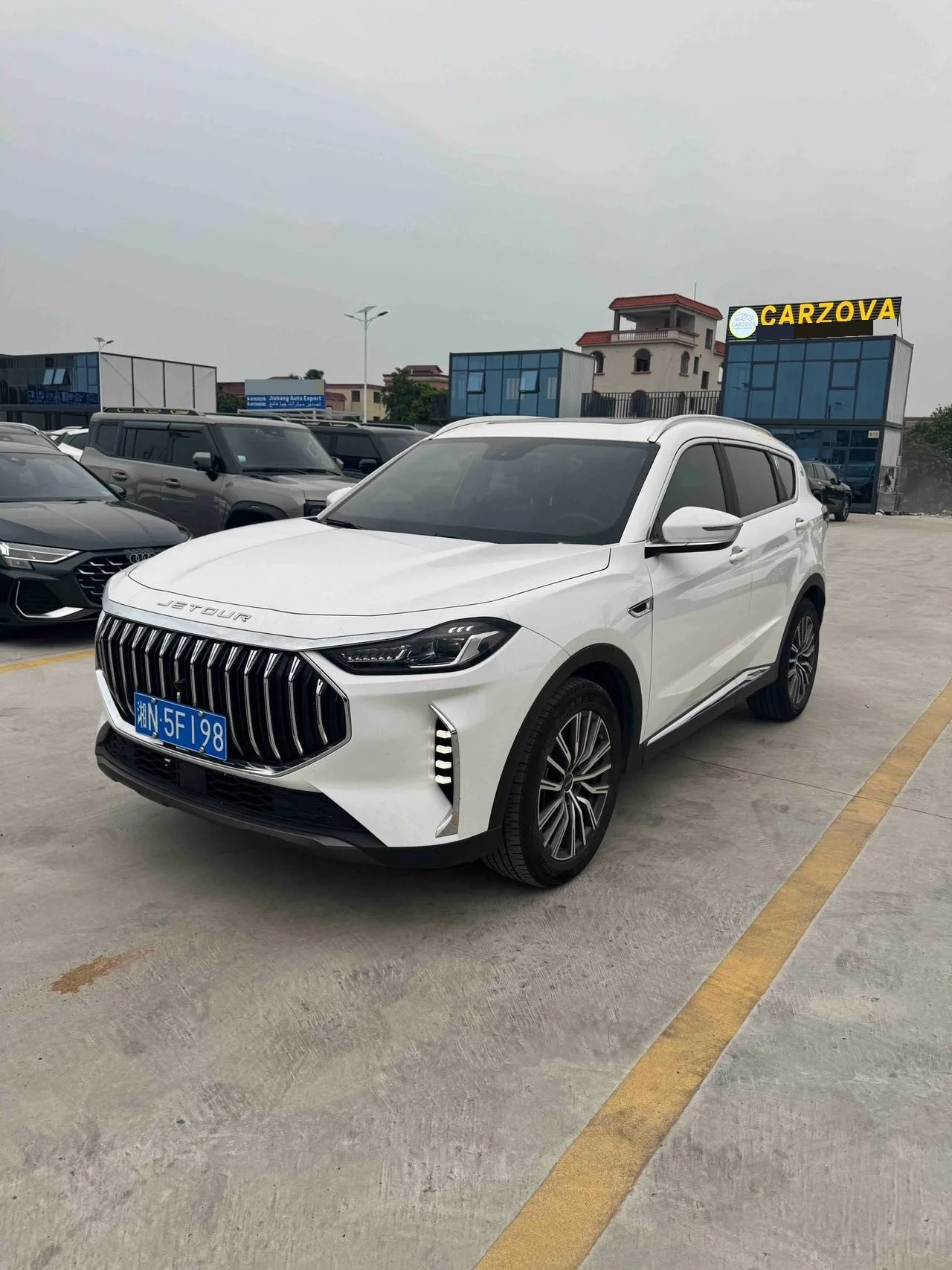 Jietu X70 PLUS 2024 Champion Edition 1.5T DCT Champion PRO 7-Seater