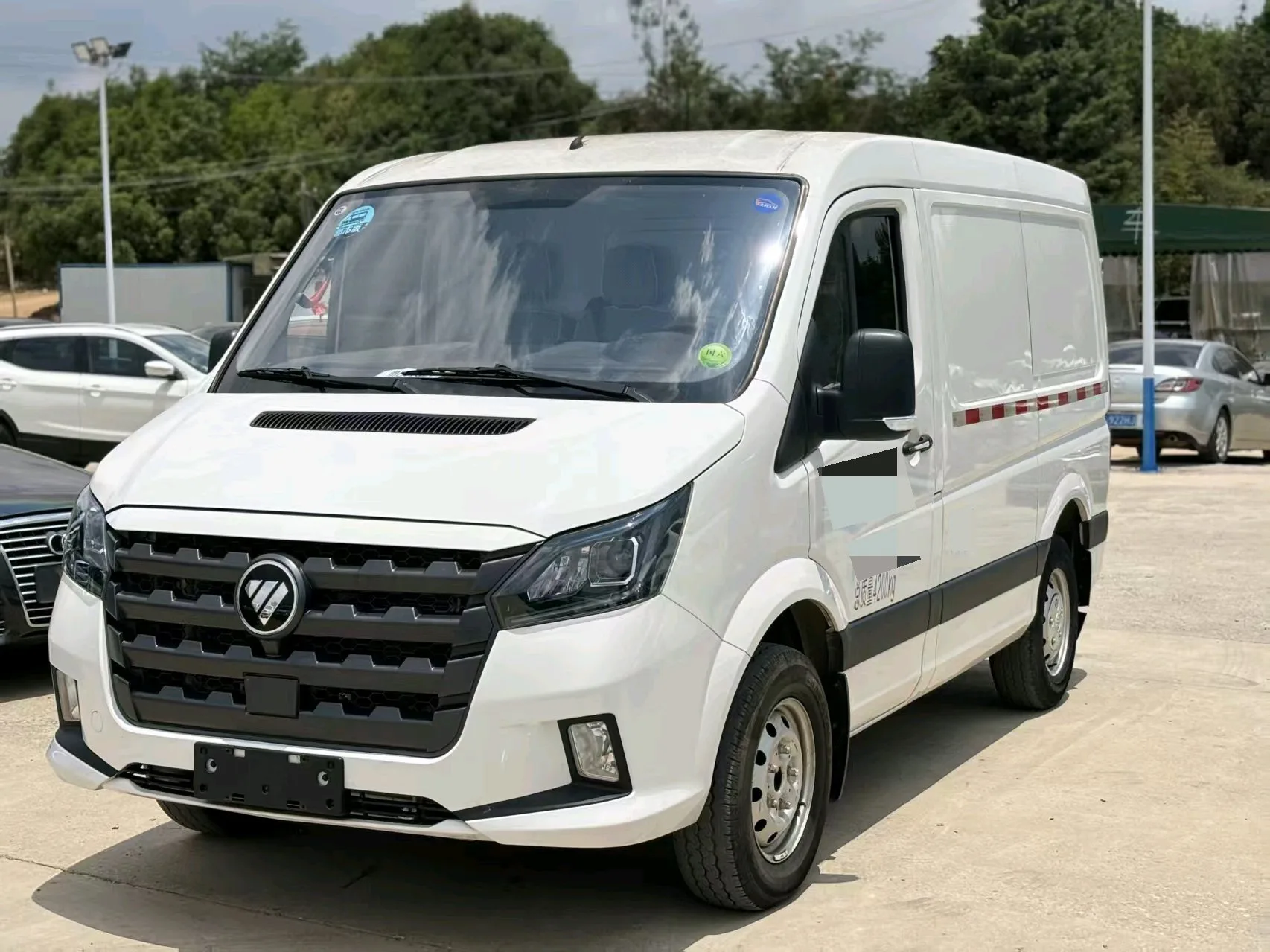 Foton 2024 Tuano 2.0T Urban Edition Multi-functional Short Wheelbase Low Roof Single Rear Tire 3 Seats Automatic Transmission
