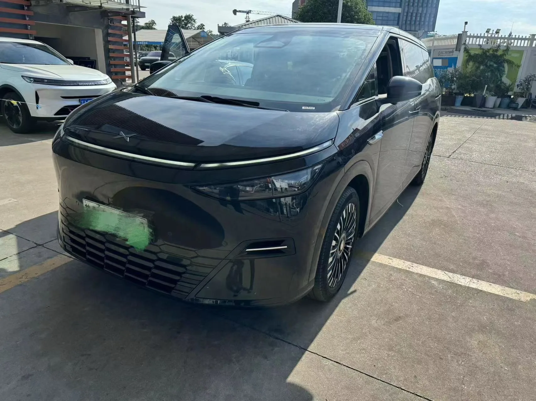 XPeng 2025 X9 740km Long Range Max Automatic
