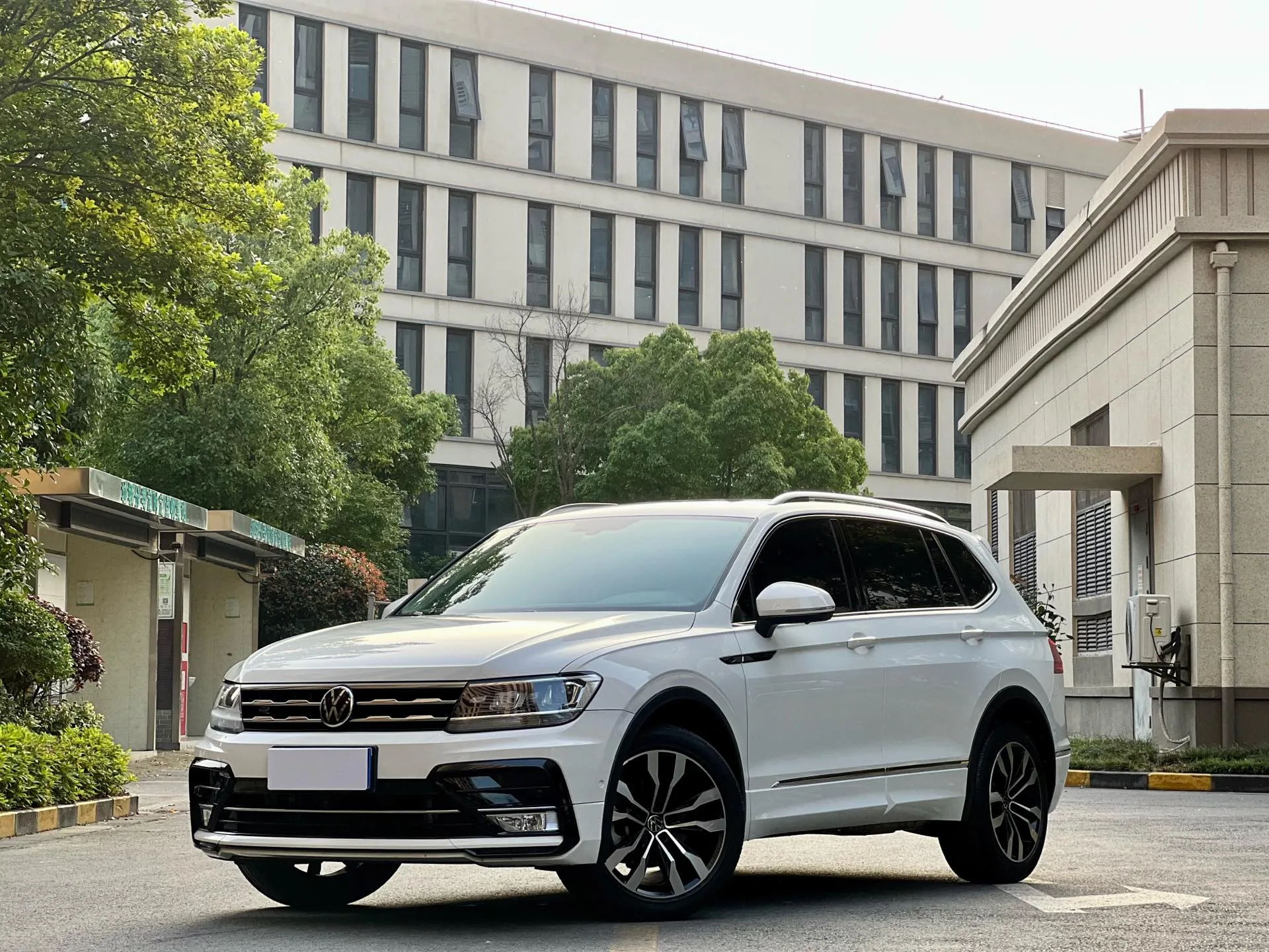 Tiguan L 2021 330TSI Automatic 2WD R-Line Premium Edition