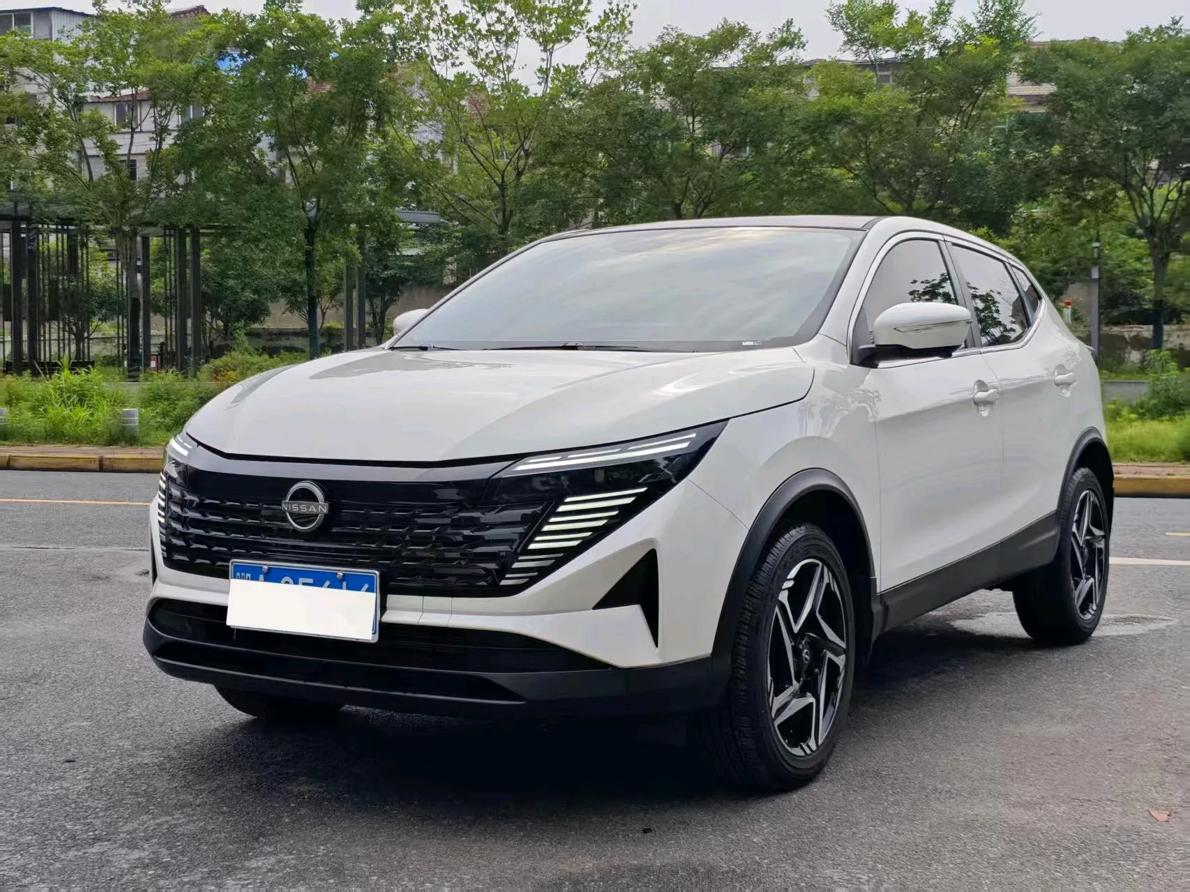 Nissan 2025 Qashqai Honor 2.0 CVT Honor XV+ Leading Edition Automatic