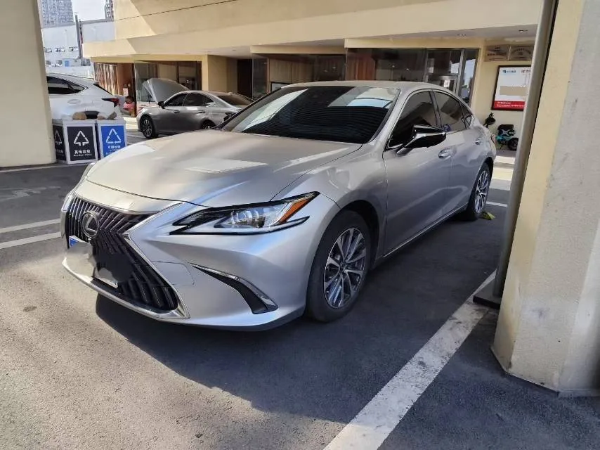 Lexus ES 2022 200 Premium Edition