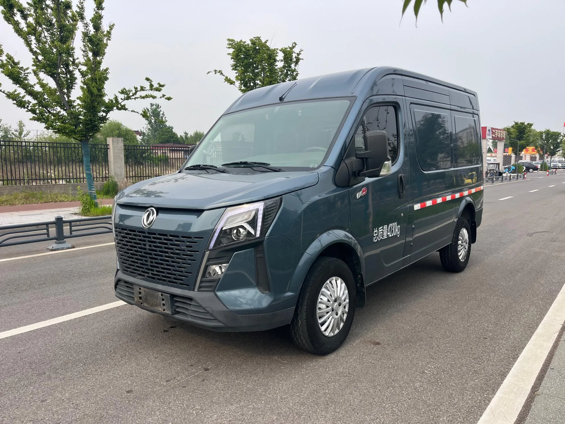 Dongfeng 2023 Yufeng 2.3T Front-Wheel Drive Van (Short Wheelbase, Mid-Roof, 3-Seater) Manual Transmission