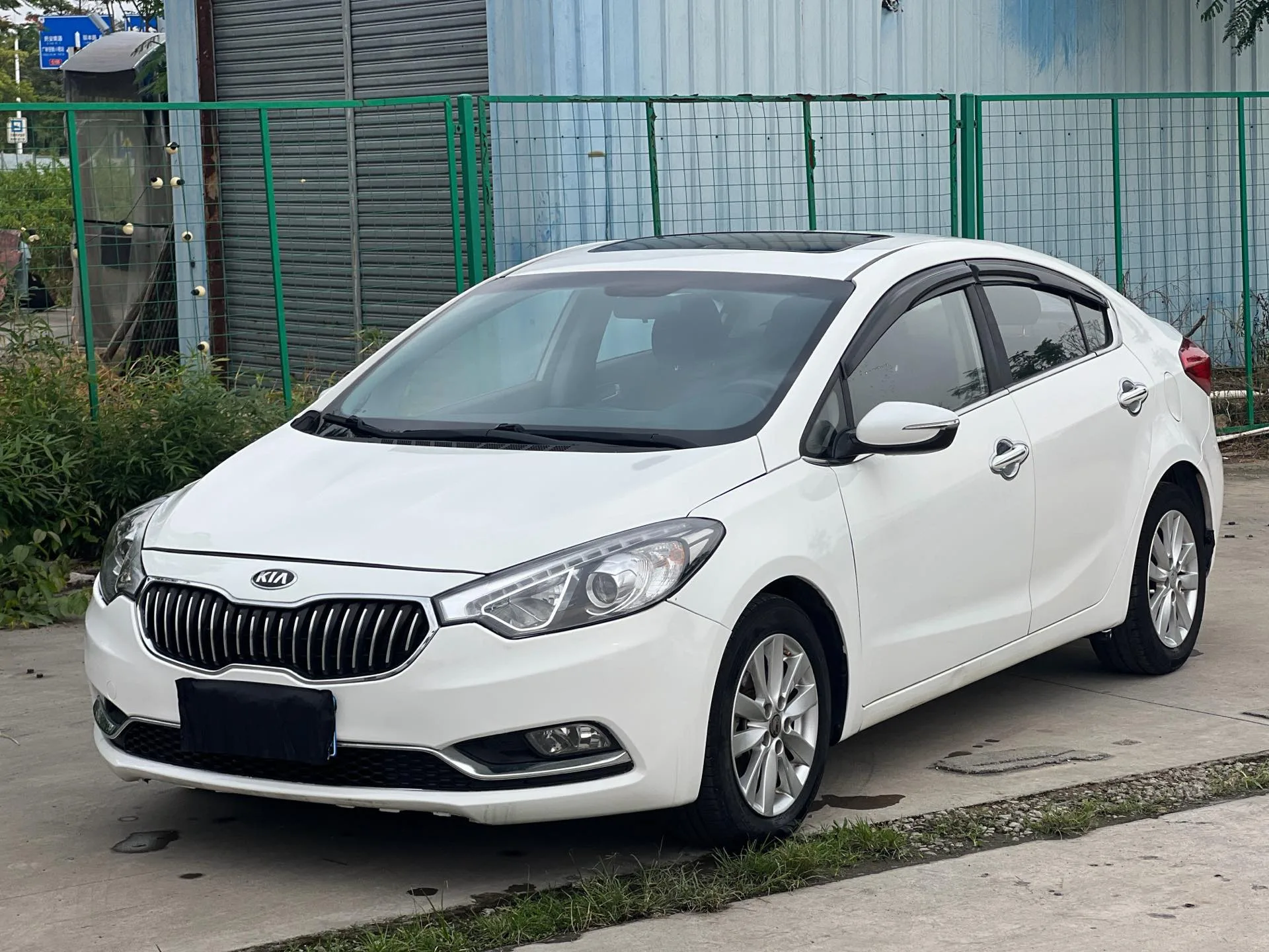 Kia K3 2015 1.6L Automatic GLS