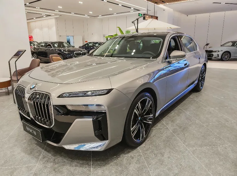 BMW 7 Series (Imported) 2023 Model Year 740Li 48V 3.0T Luxury Line M Sport Package Automatic Transmission