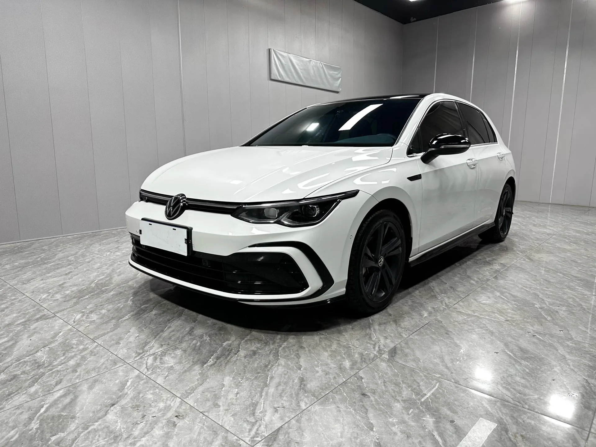 Volkswagen 2023 Golf 8 R-Line 1.4TSI 280TSI Lite (facelift) Automatic