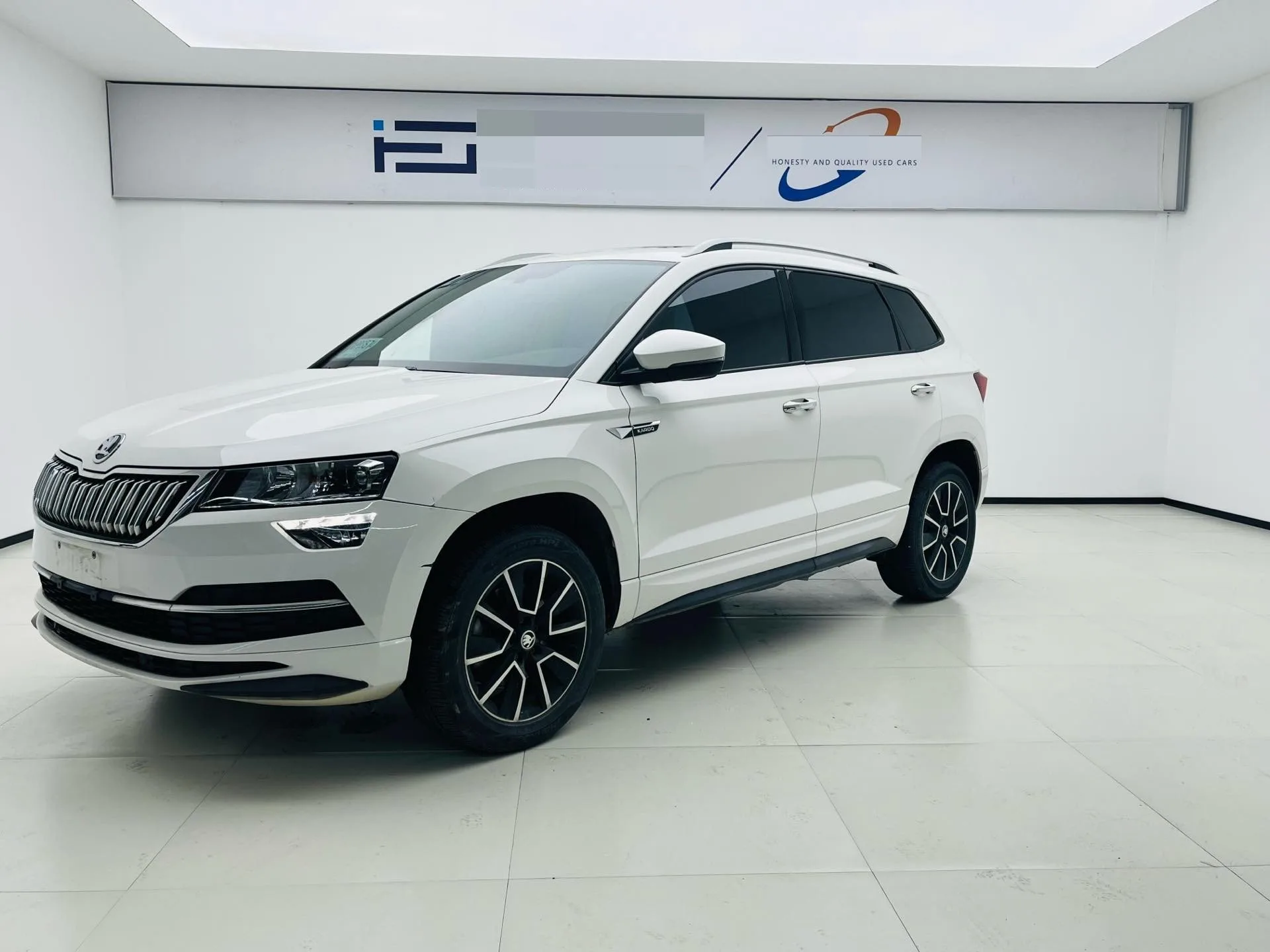 Karoq 2022 TSI280 Premium Edition