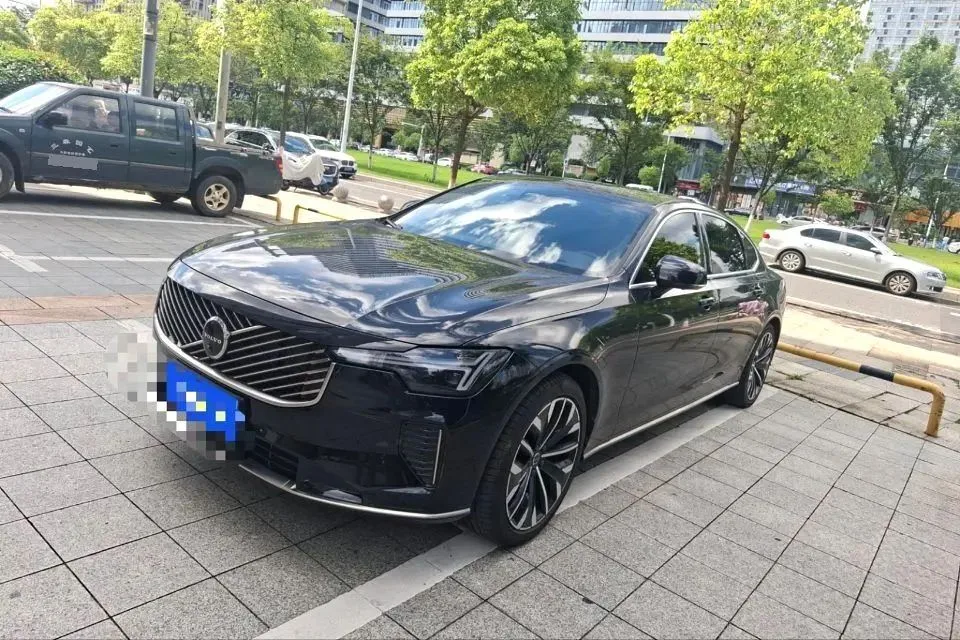 2026 Volvo S90 48V 2.0T B5 Inscription Luxury Edition Automatic