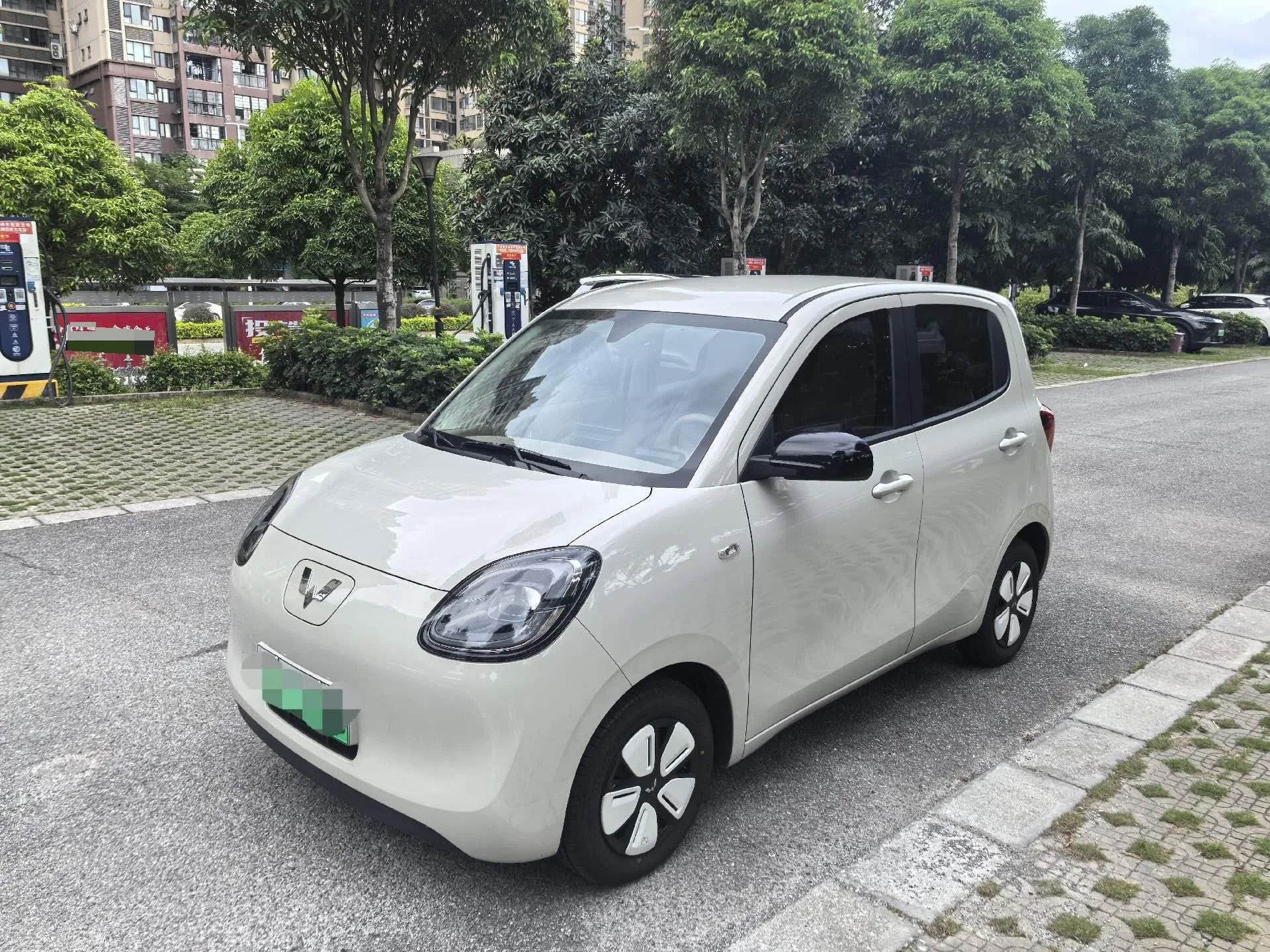 Wuling 2025 Hongguang MINI EV Four-Door Advanced Model Automatic