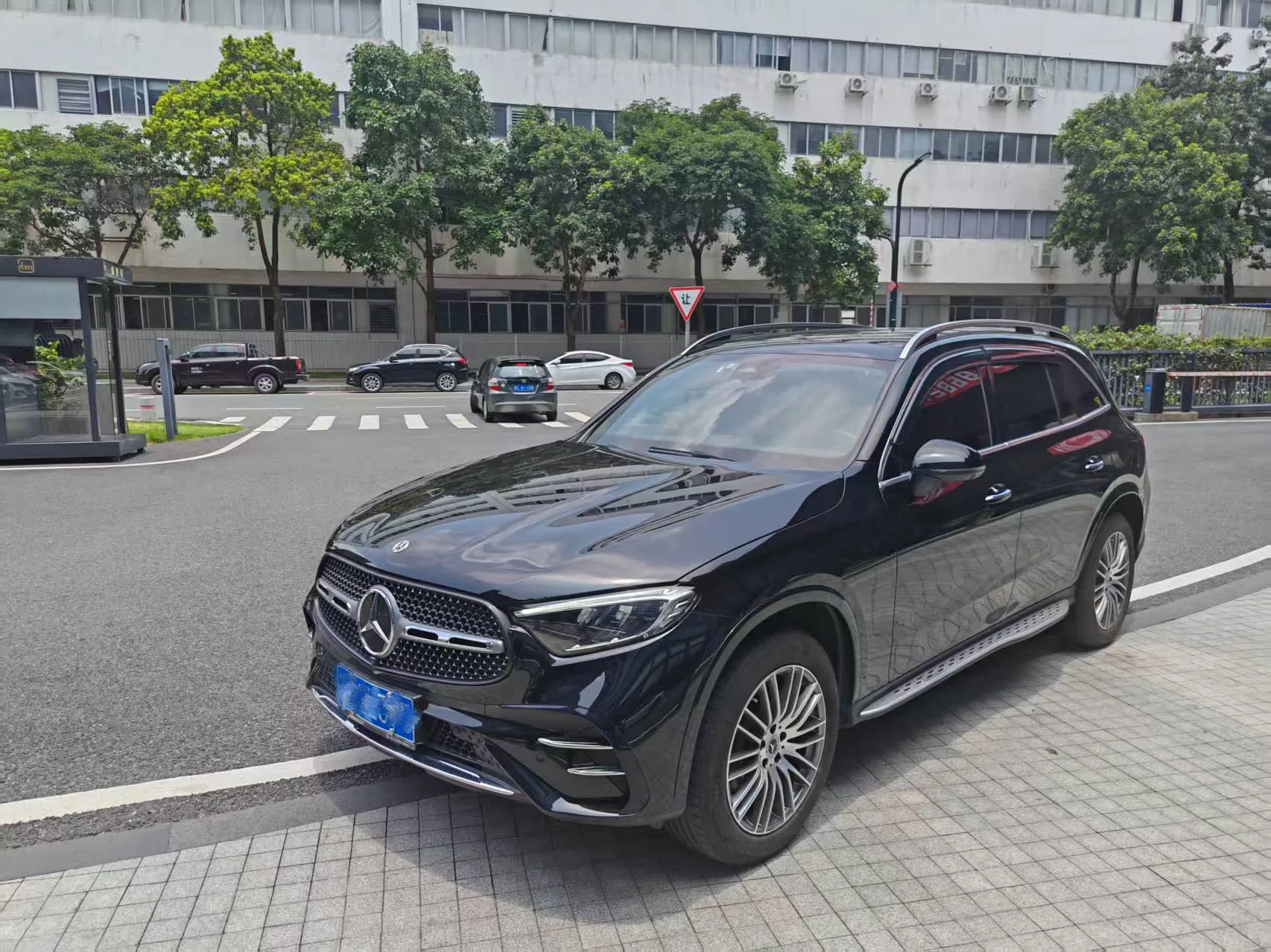 Mercedes-Benz 2024 GLC 300 L 4MATIC 48V 2.0T Dynamic 7-seater Automatic
