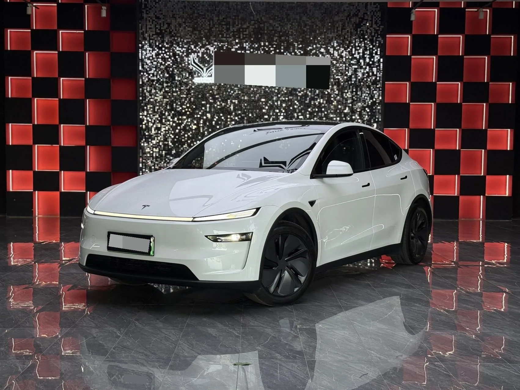 Tesla 2026 Model Y Rear-Wheel Drive Automatic
