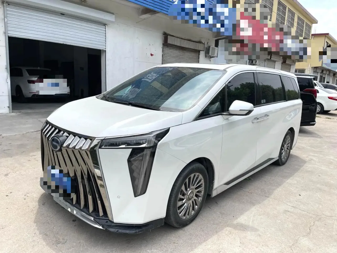 Trumpchi 2023 M8 Hybrid 2.0T CVT Master Series Flagship Automatic