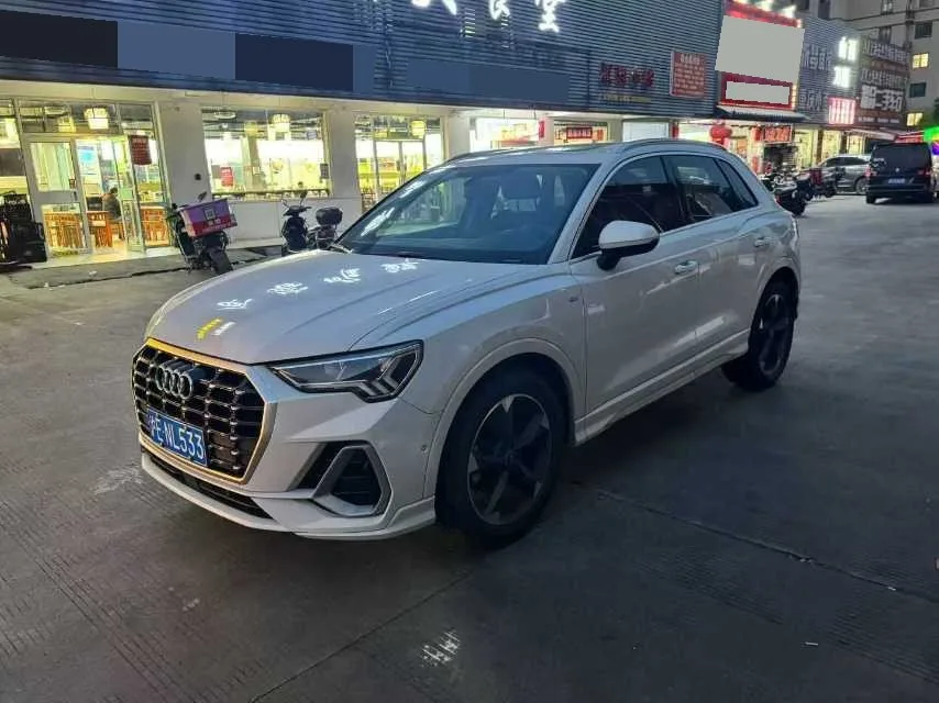 Audi Q3 2022 35 TFSI Fashion Dynamic Edition