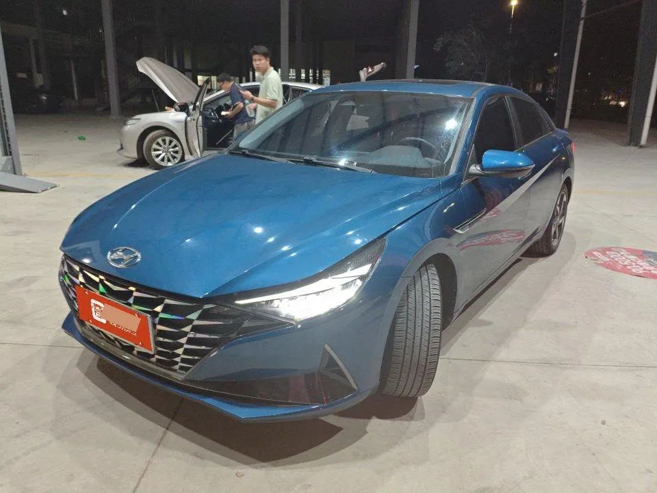 Hyundai Elantra 2021 1.5L CVT LUX Premium Edition