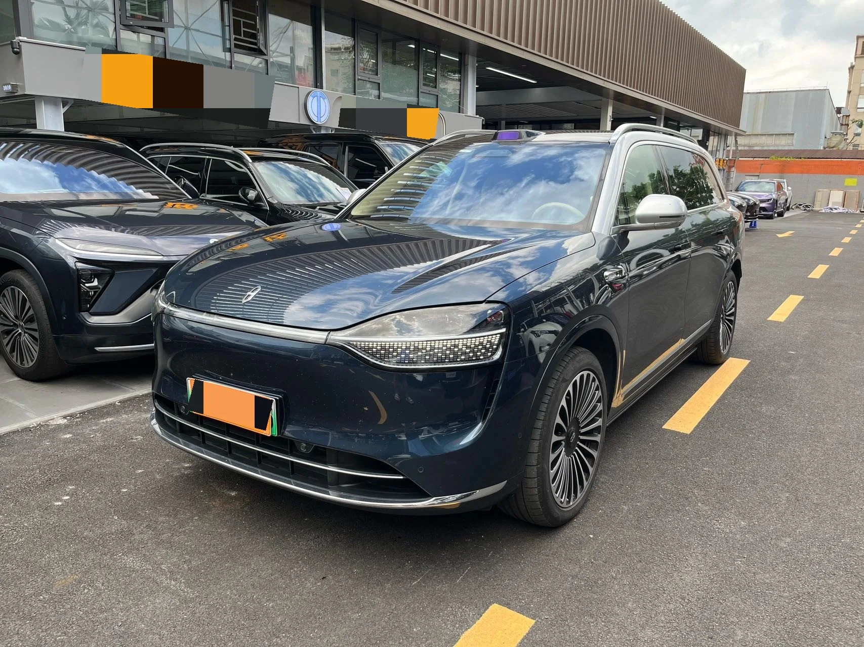 AITO 2025 Model M9 Extended Range Ultra Edition 52kWh 6-Seater Automatic Transmission