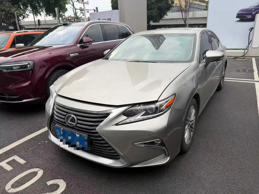 Lexus ES 2017 30th Anniversary Edition
