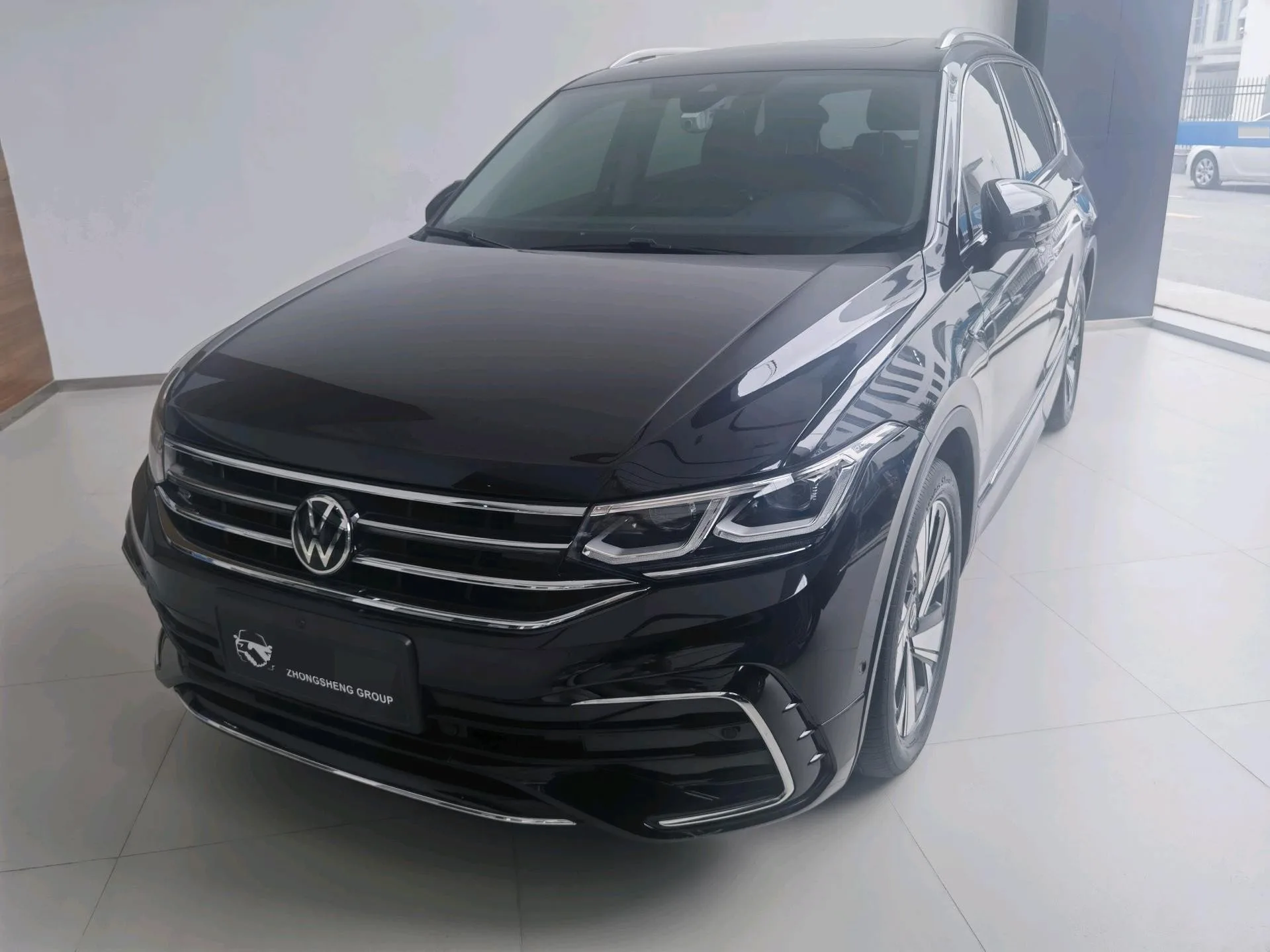 Volkswagen 2023 Tiguan L R-Line 2.0TSI 330TSI 2WD R-Line Flagship Edition (Facelift) Automatic Transmission