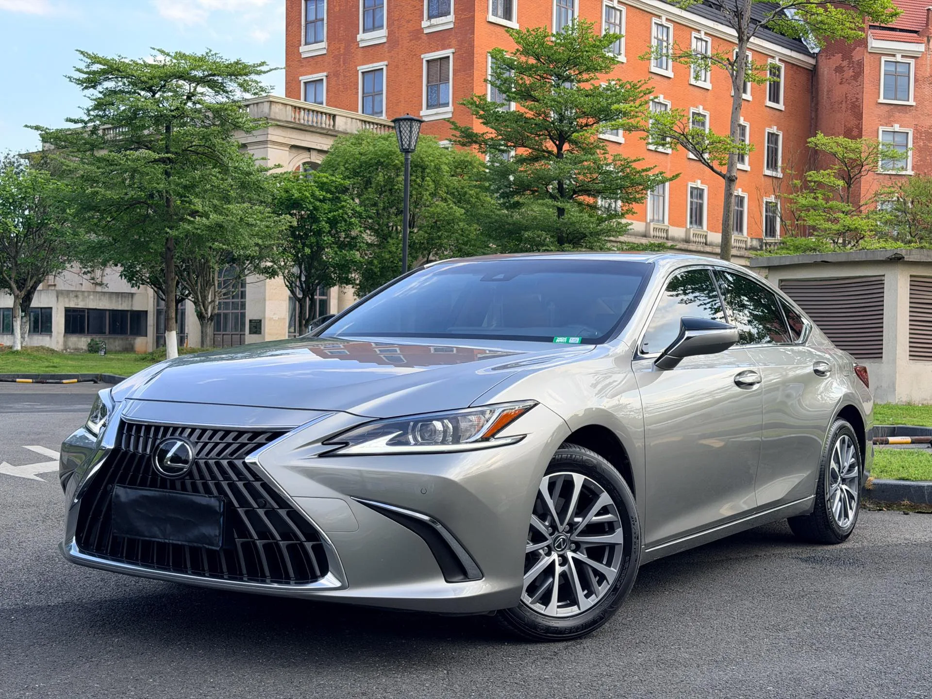 Lexus ES 2023 200 Premium Edition
