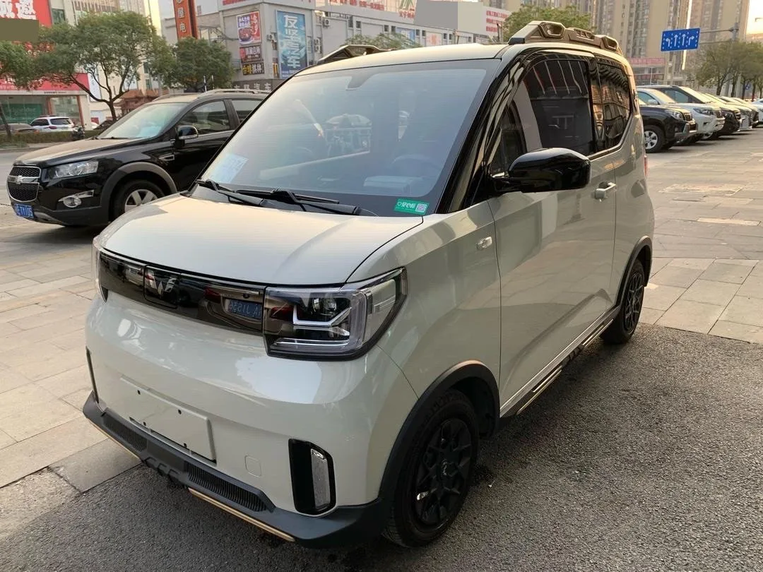 Hongguang MINIEV 2022 GAMEBOY 200km Fun Edition (LFP)