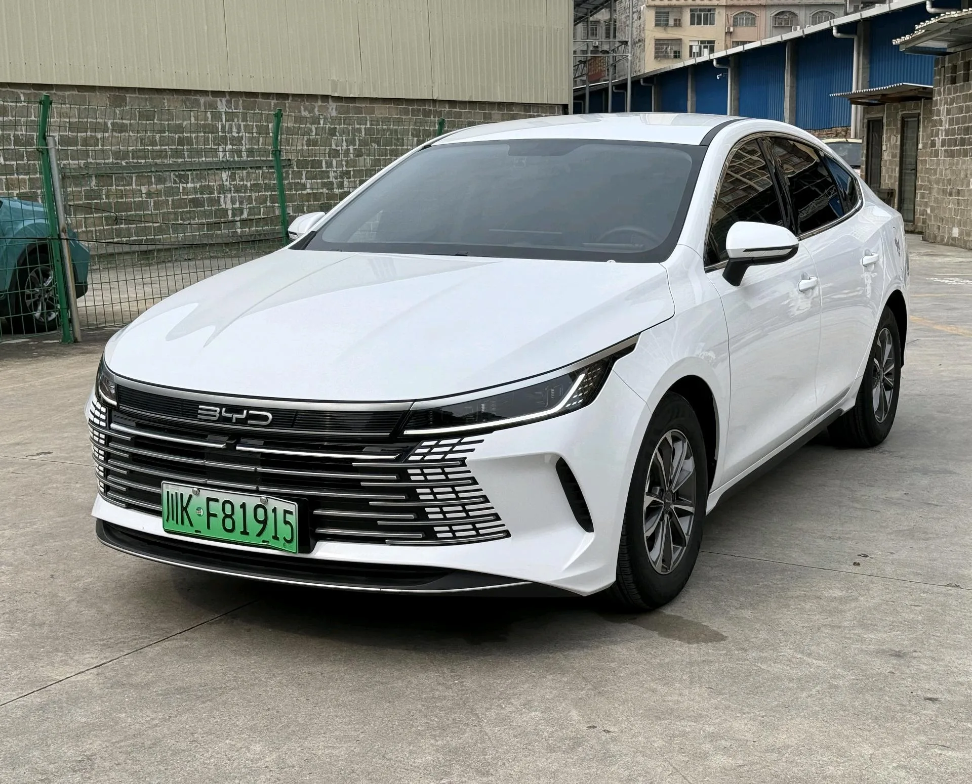BYD 2024 Qin PLUS DM-i 1.5 CVT Glory Edition 55KM Leading Model Automatic