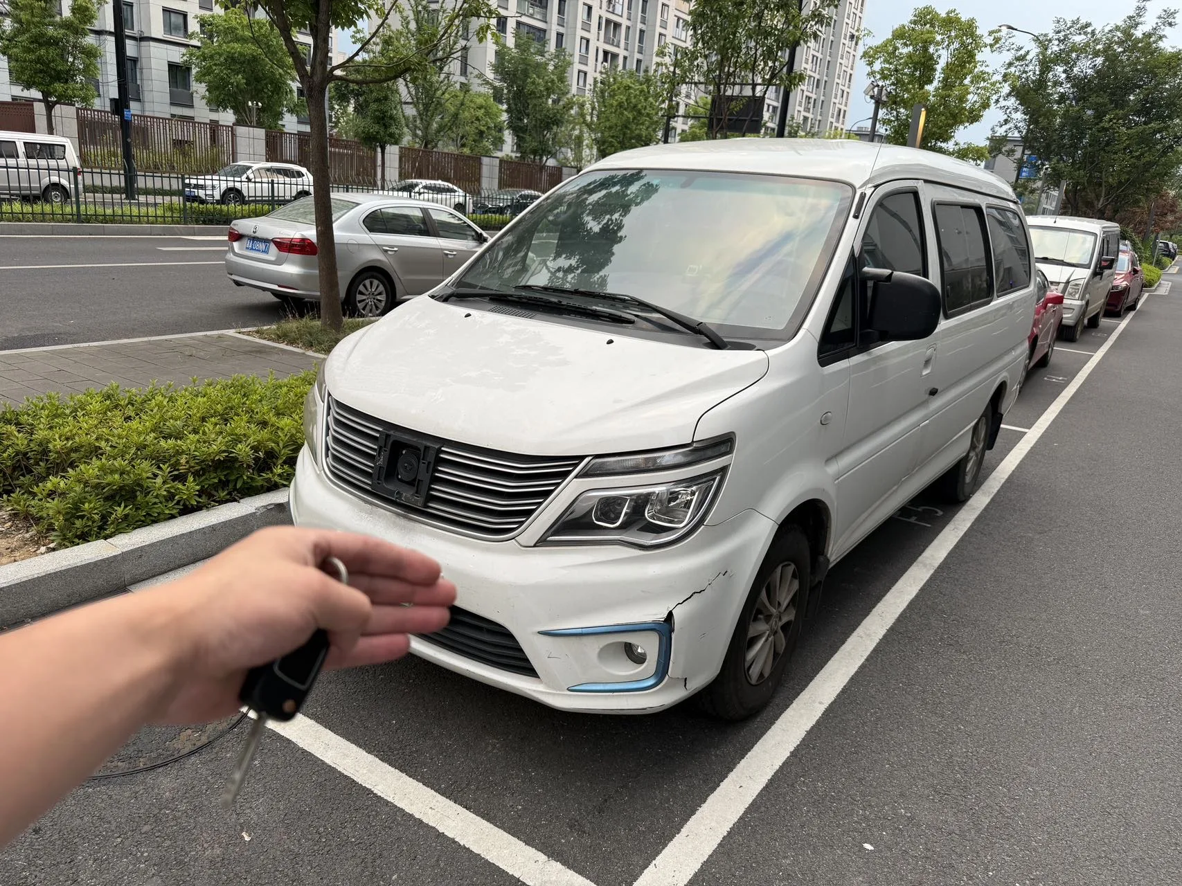 Fengxing Lingzhi M5 New Energy 2020 Model, Lingzhi EV Comfort 7-Seater Automatic Transmission