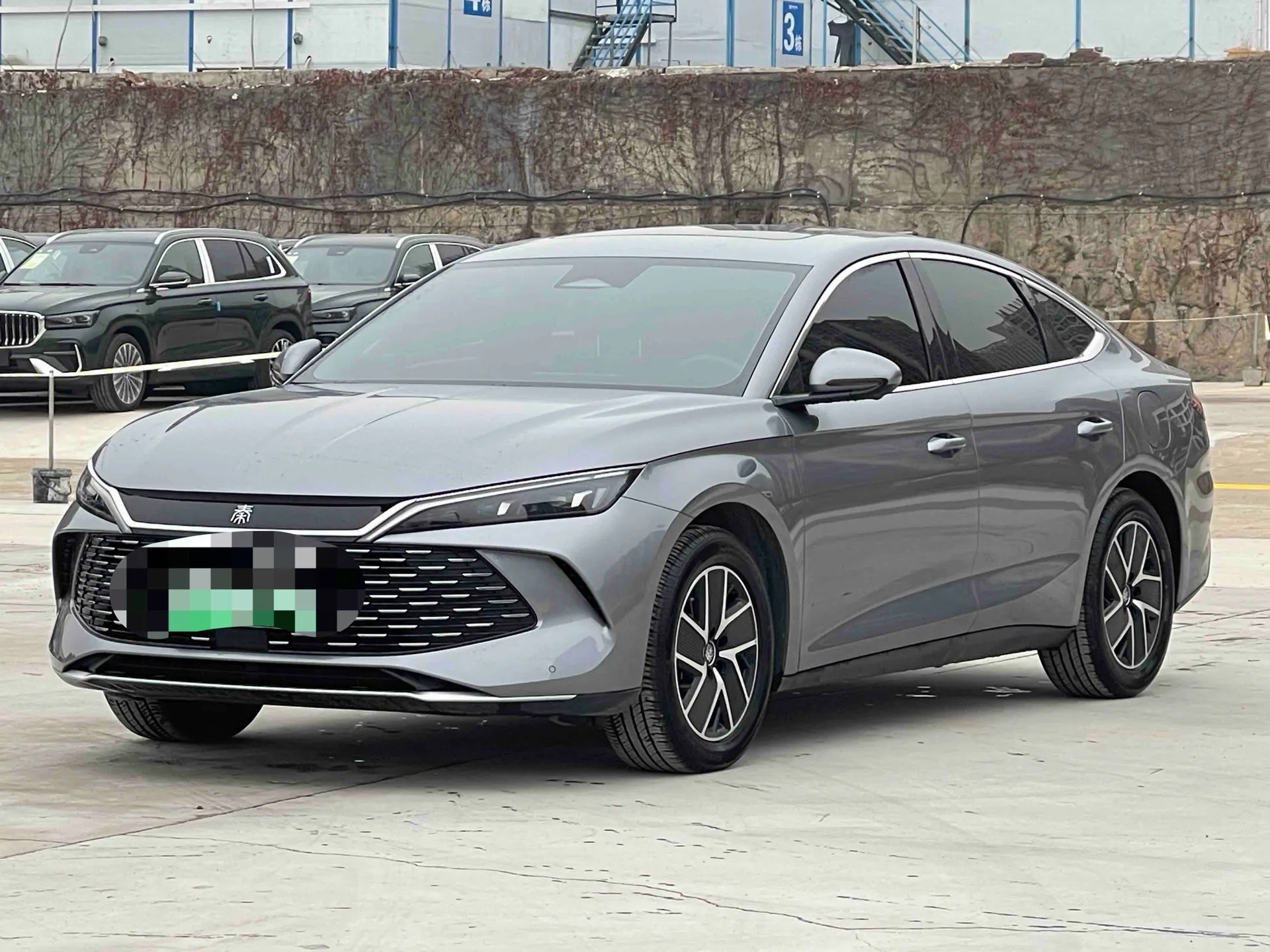 BYD 2023 Qin PLUS DM-i 1.5 CVT Champion Edition Excellence Model 120KM Automatic