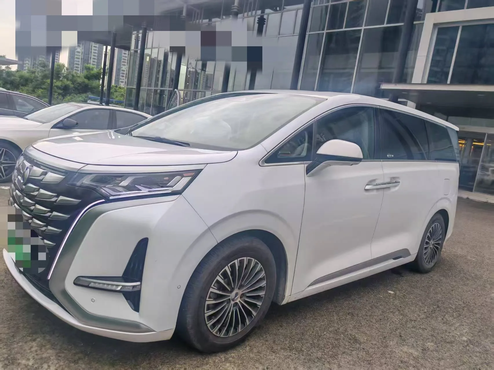 Denza D9 2022 DM-i 970 AWD Flagship Edition
