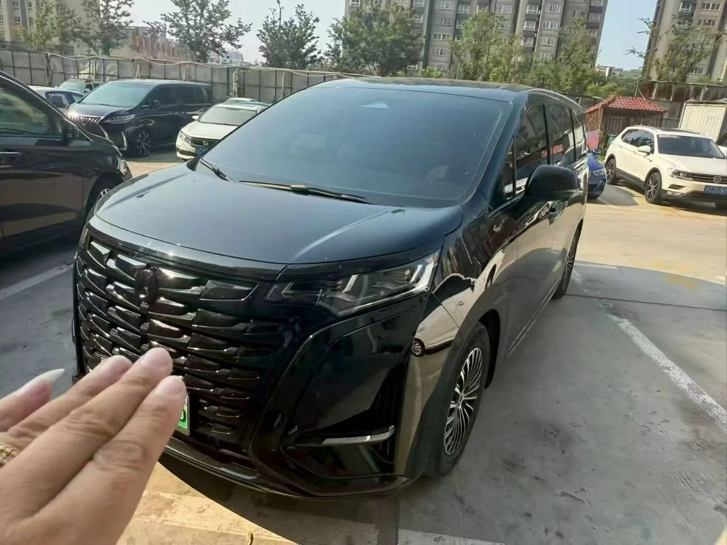 Denza D9 2022 DM-i 970 AWD Flagship Edition