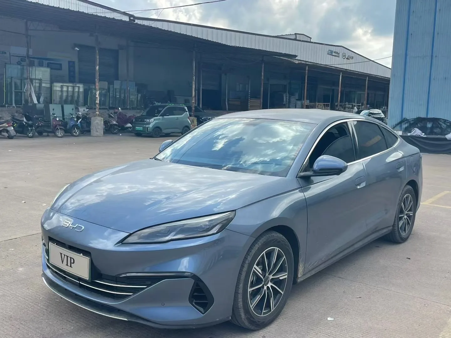 BYD 2023 Qin PLUS DM-i 1.5 CVT Champion Edition Excellence Model 120KM Automatic