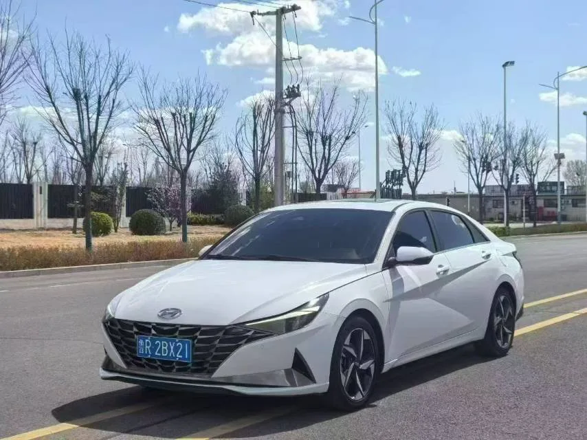 Hyundai Elantra 2022 1.5L CVT LUX Premium Edition