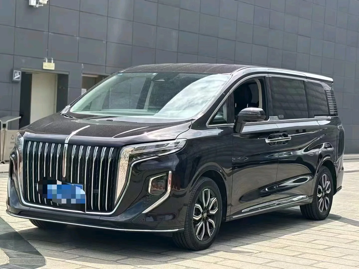 Hongqi HQ9 2023 2.0T Intelligent Flagship Edition