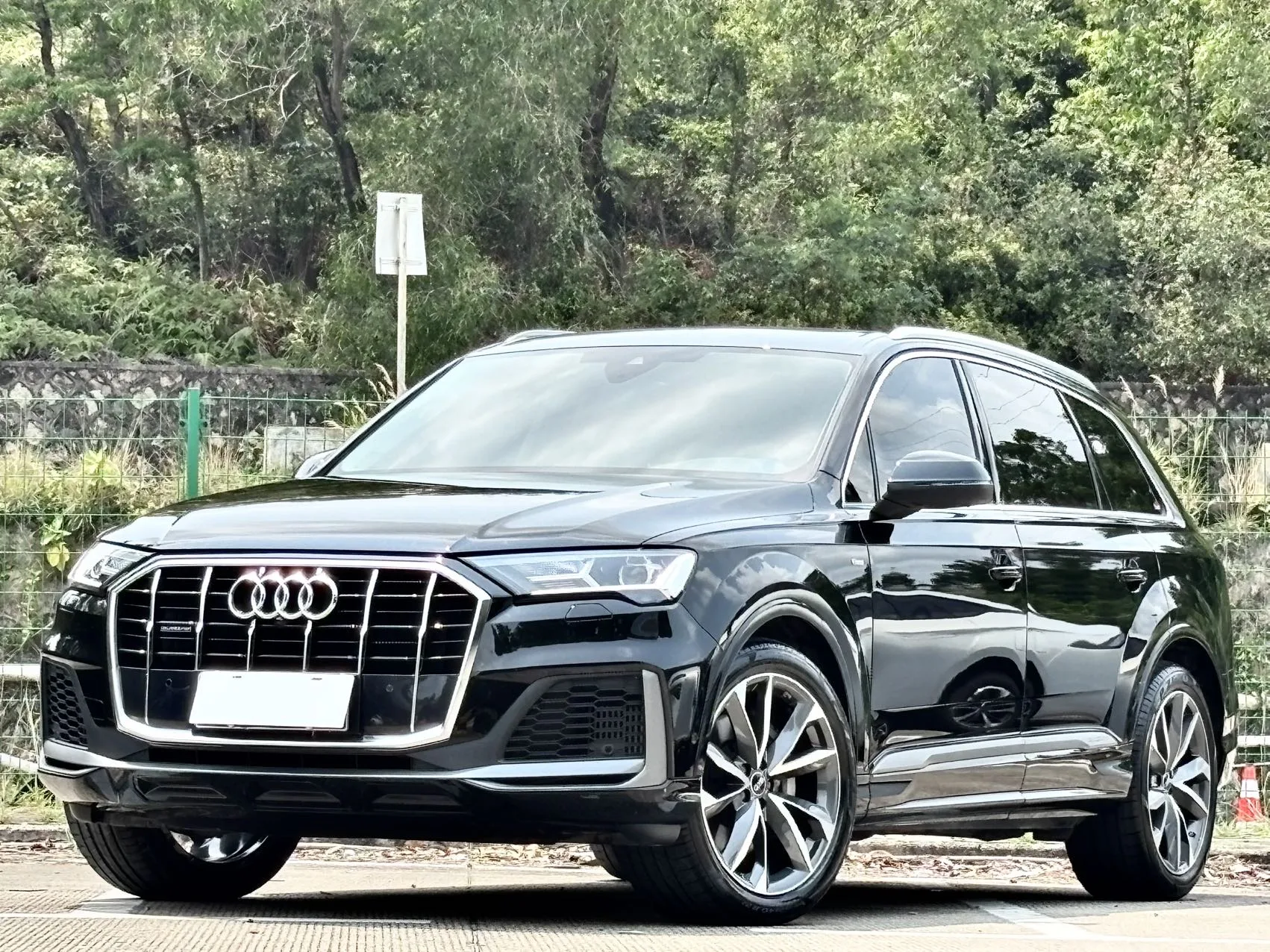 2022 Audi Q7 55 TFSI quattro S line Sport