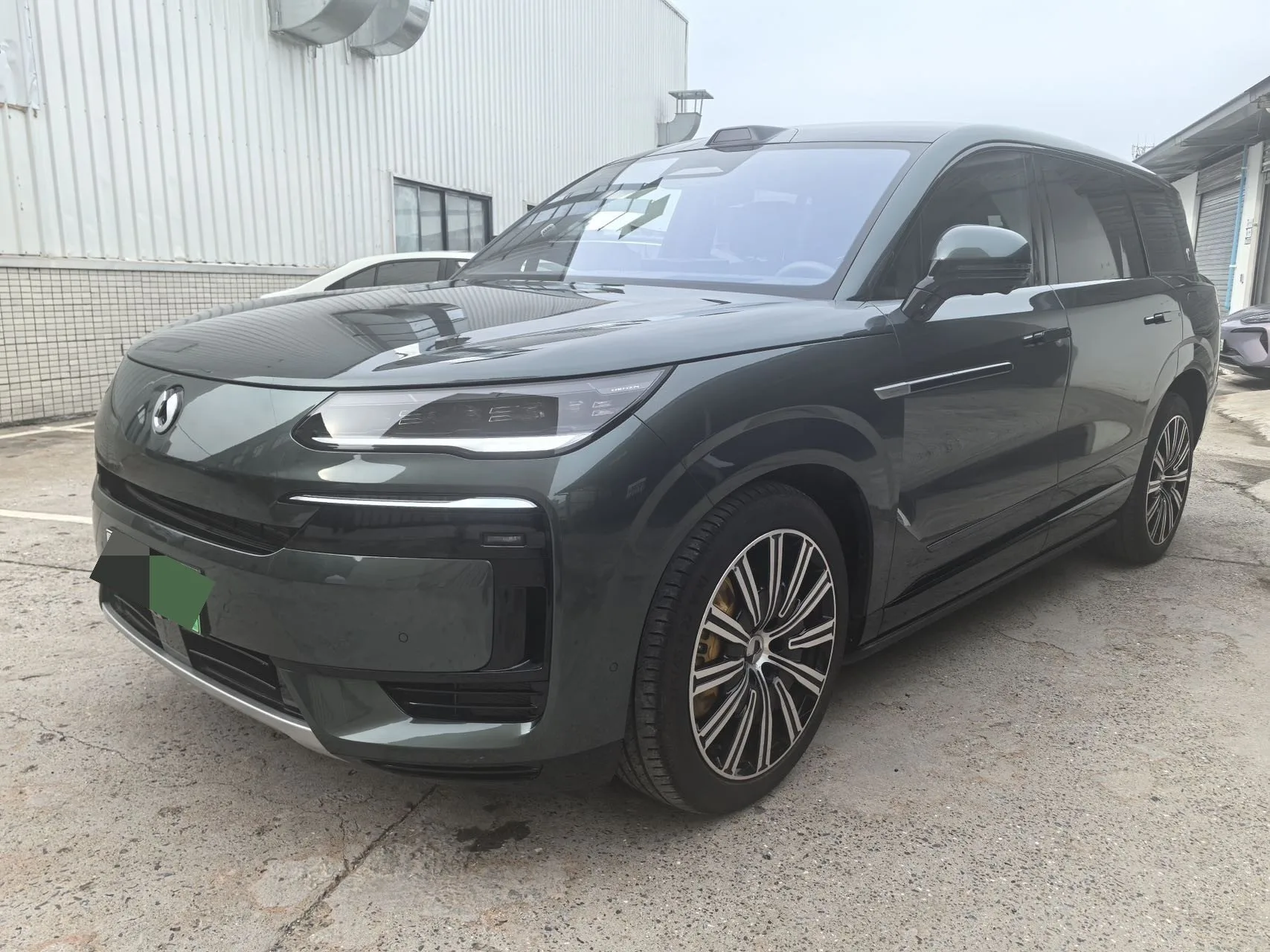 Denza 2025 Denza N9 2.0T CVT 1300 Flagship Automatic