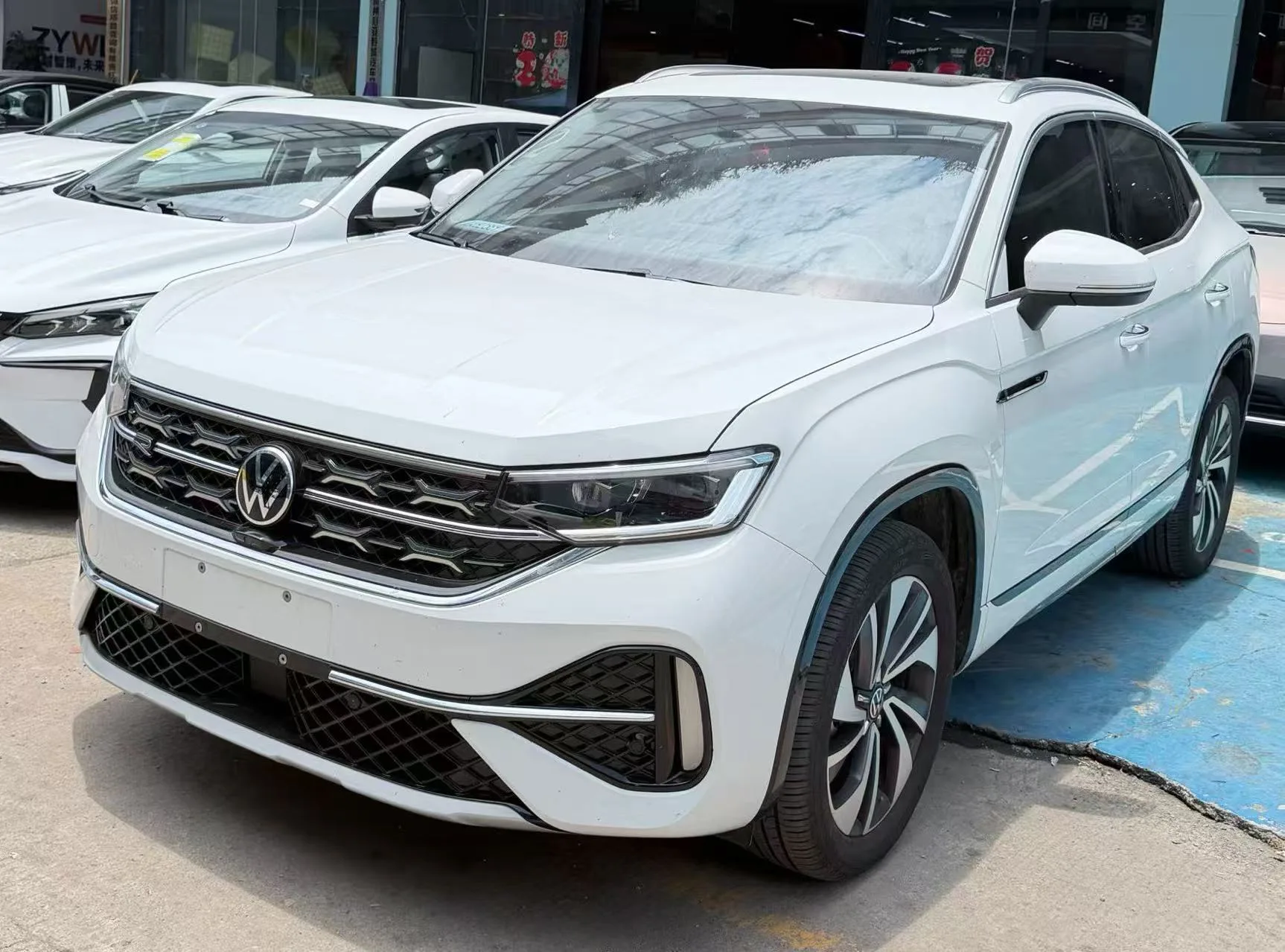 Volkswagen 2024 Tiguan X 2.0TSI 330TSI FWD Premium High-Performance Edition, Automatic Transmission