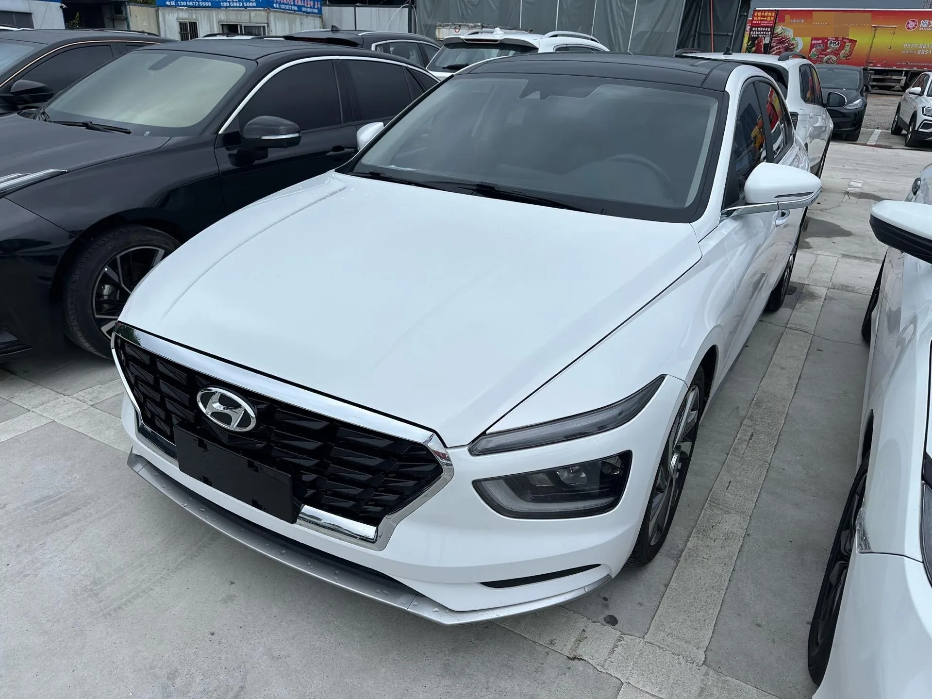 Hyundai Mistra 2021 1.8L CVT LUX Premium Edition