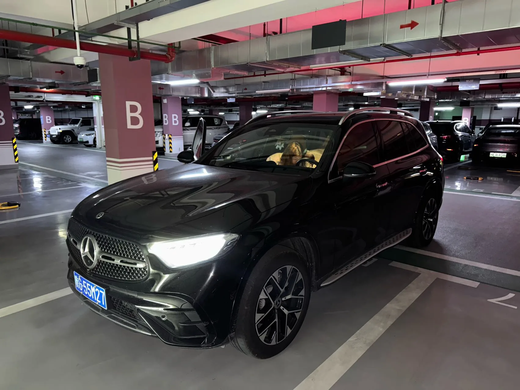 Mercedes-Benz 2023 GLC 260 L 4MATIC 48V 2.0T Luxury 5-seater Automatic